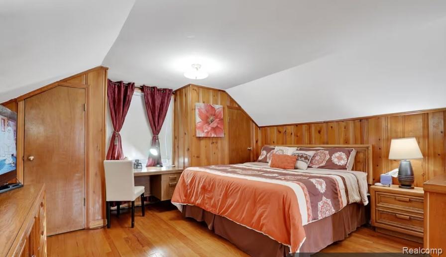 1460 E Chesterfield Street E