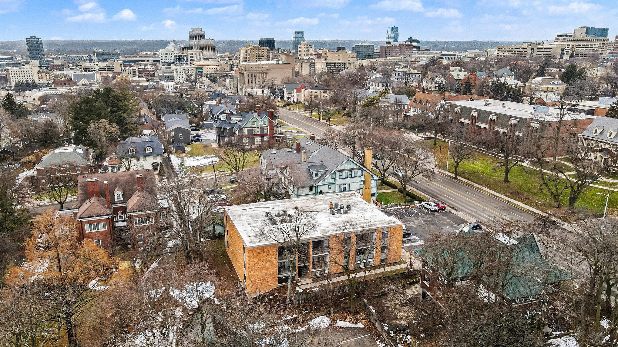 460 E Fulton Street E 2