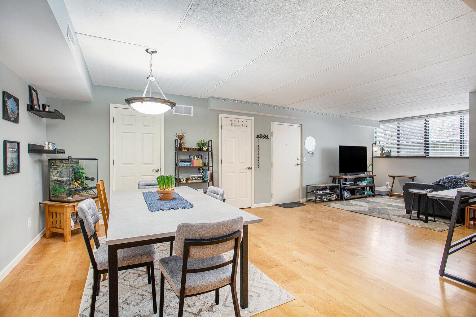 460 E Fulton Street E 2