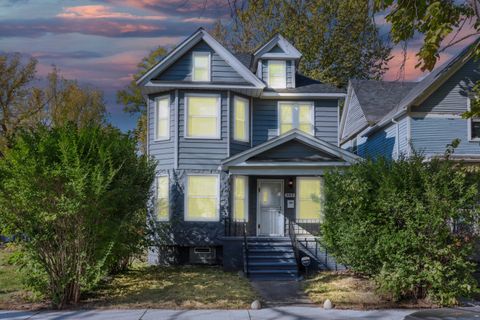 Photo of 645 Melbourne Street, Detroit City, MI 48202 (MLS # 81026006027)