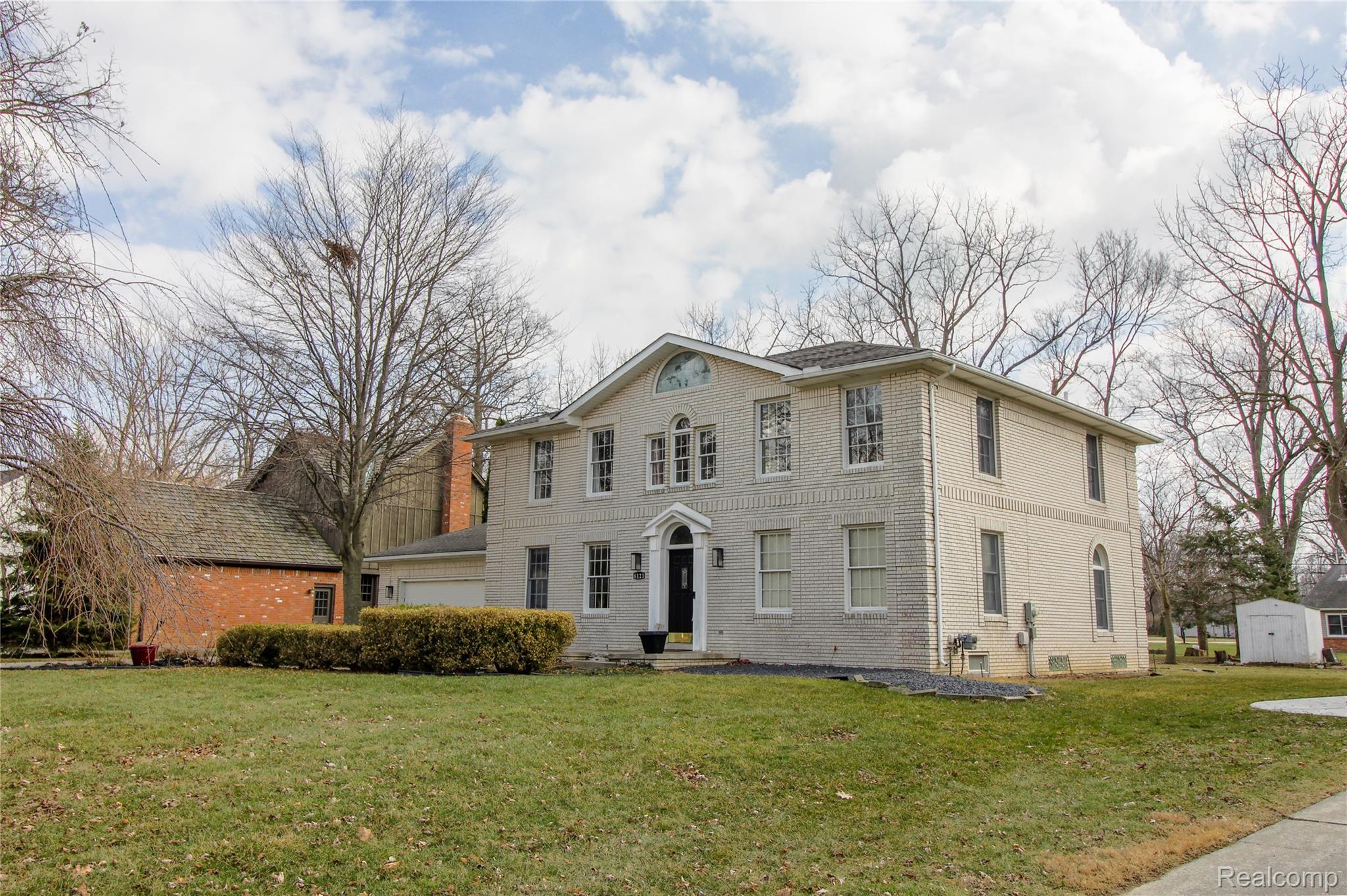 8121 Saint James Drive