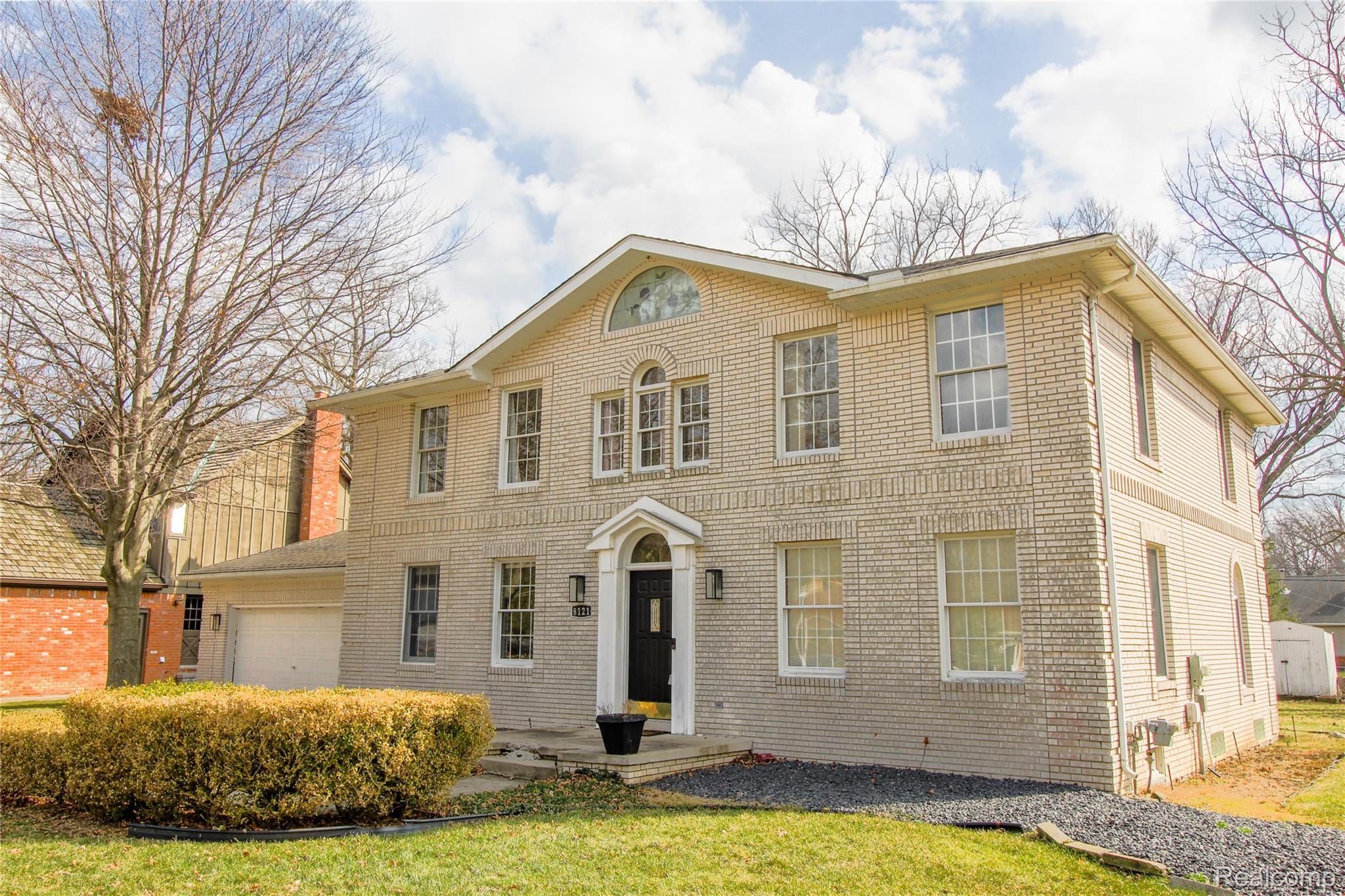 8121 Saint James Drive