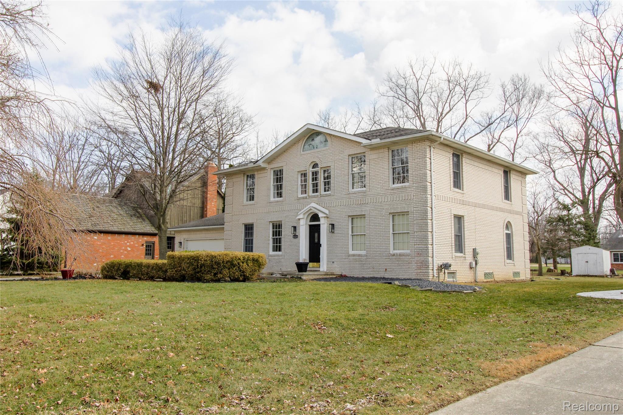 8121 Saint James Drive