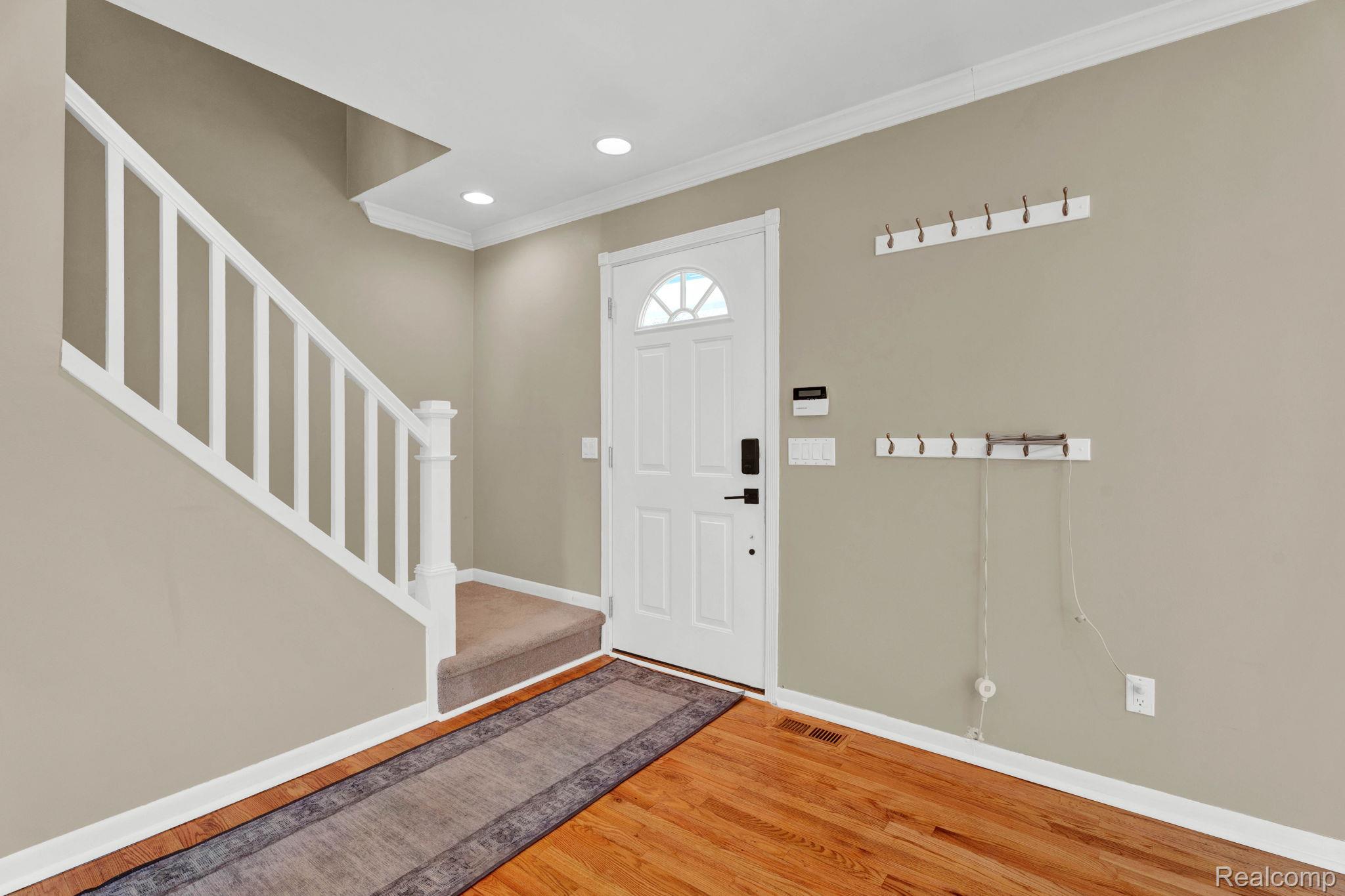 1560 E Lincoln Street