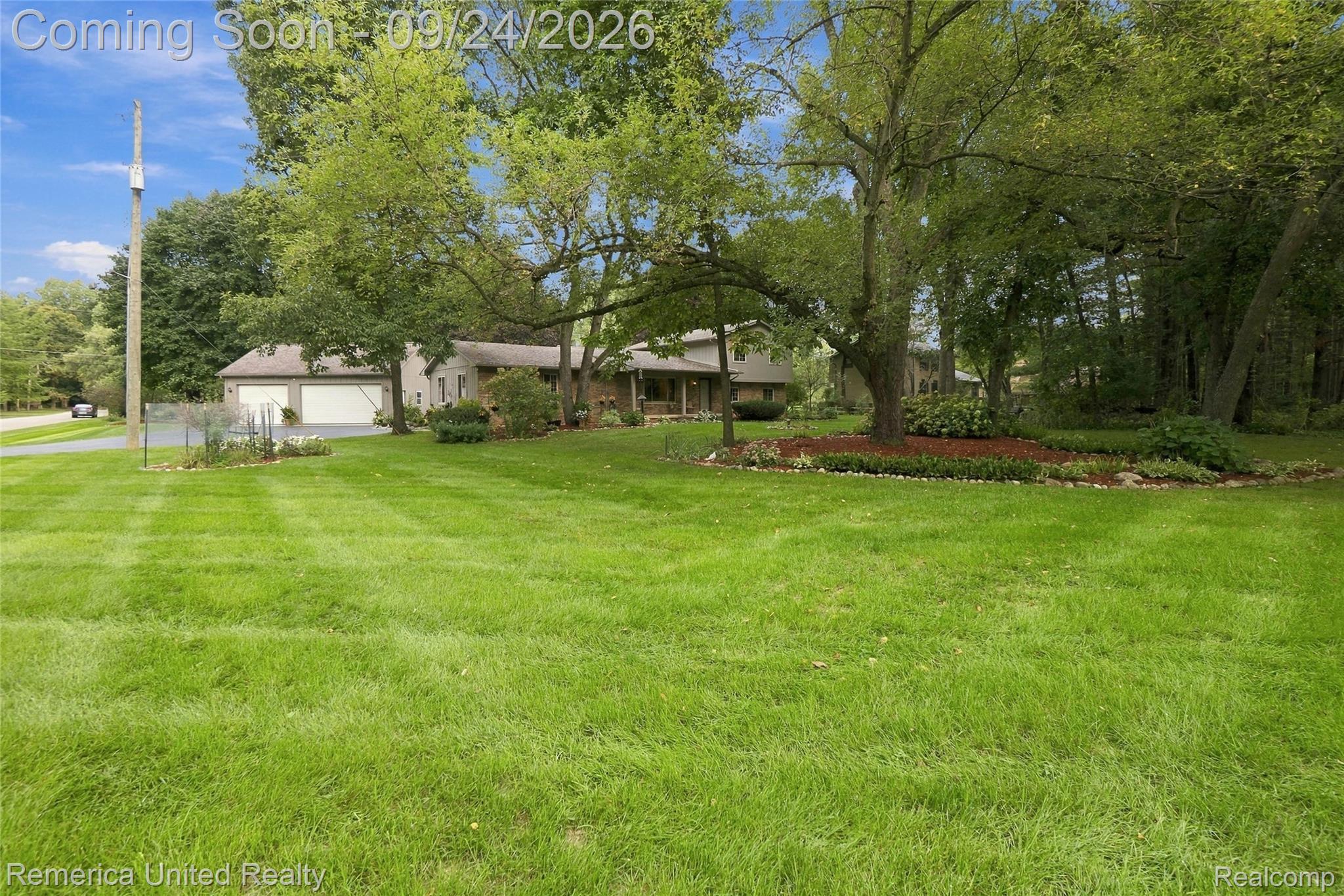 6601 Hemlock Court