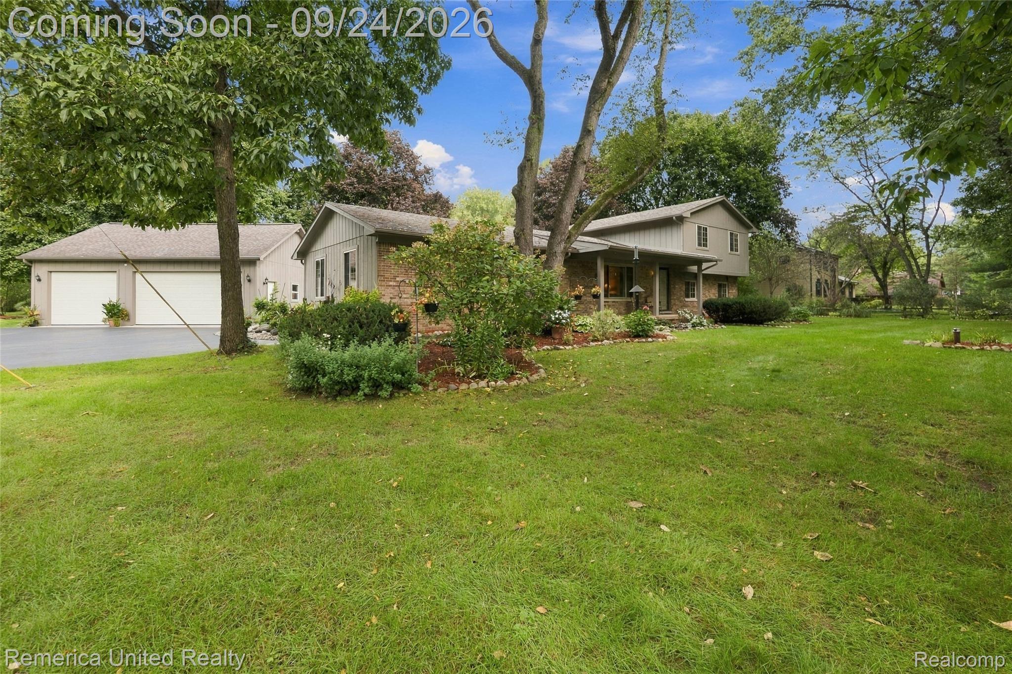 6601 Hemlock Court