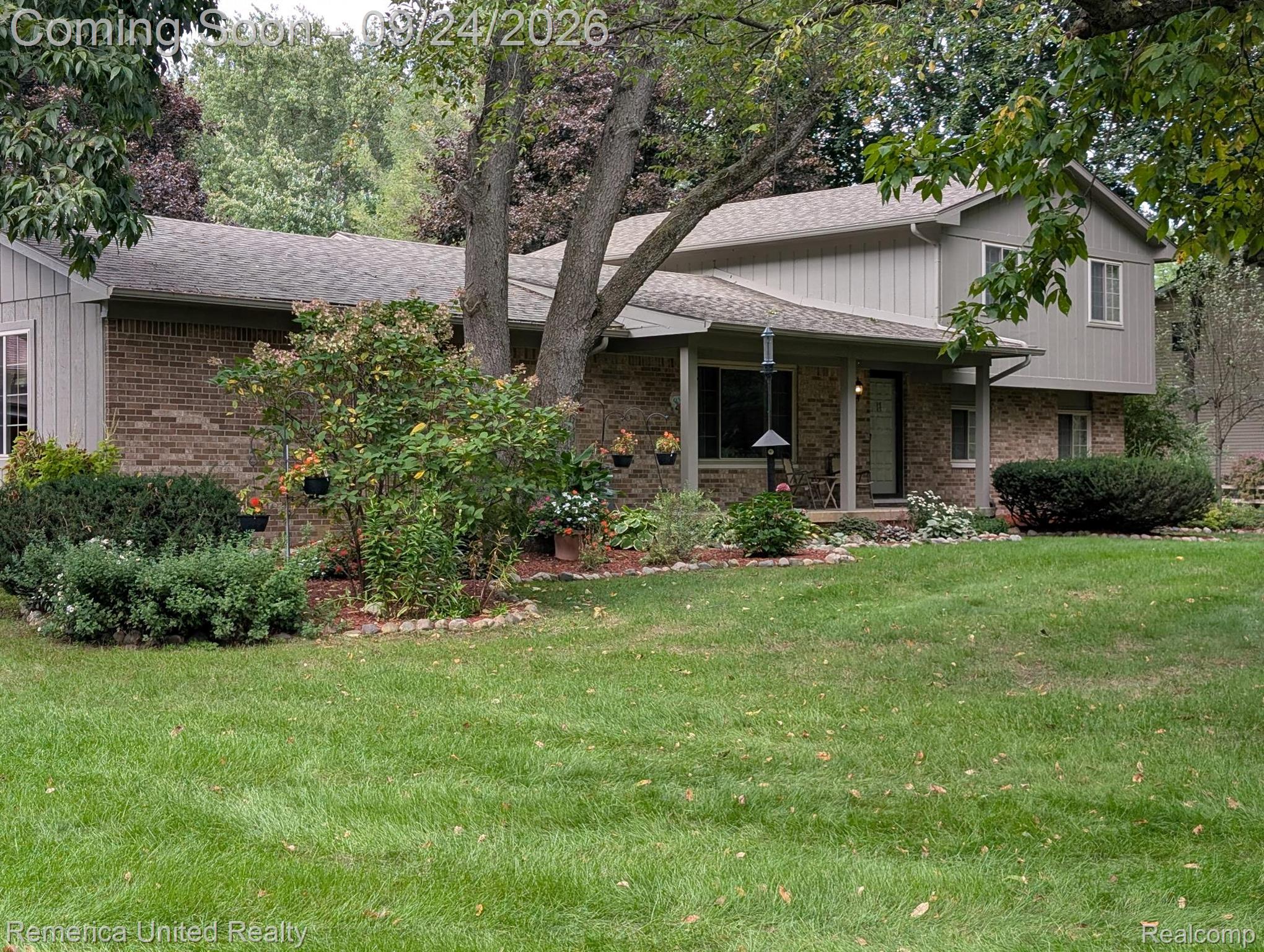 6601 Hemlock Court
