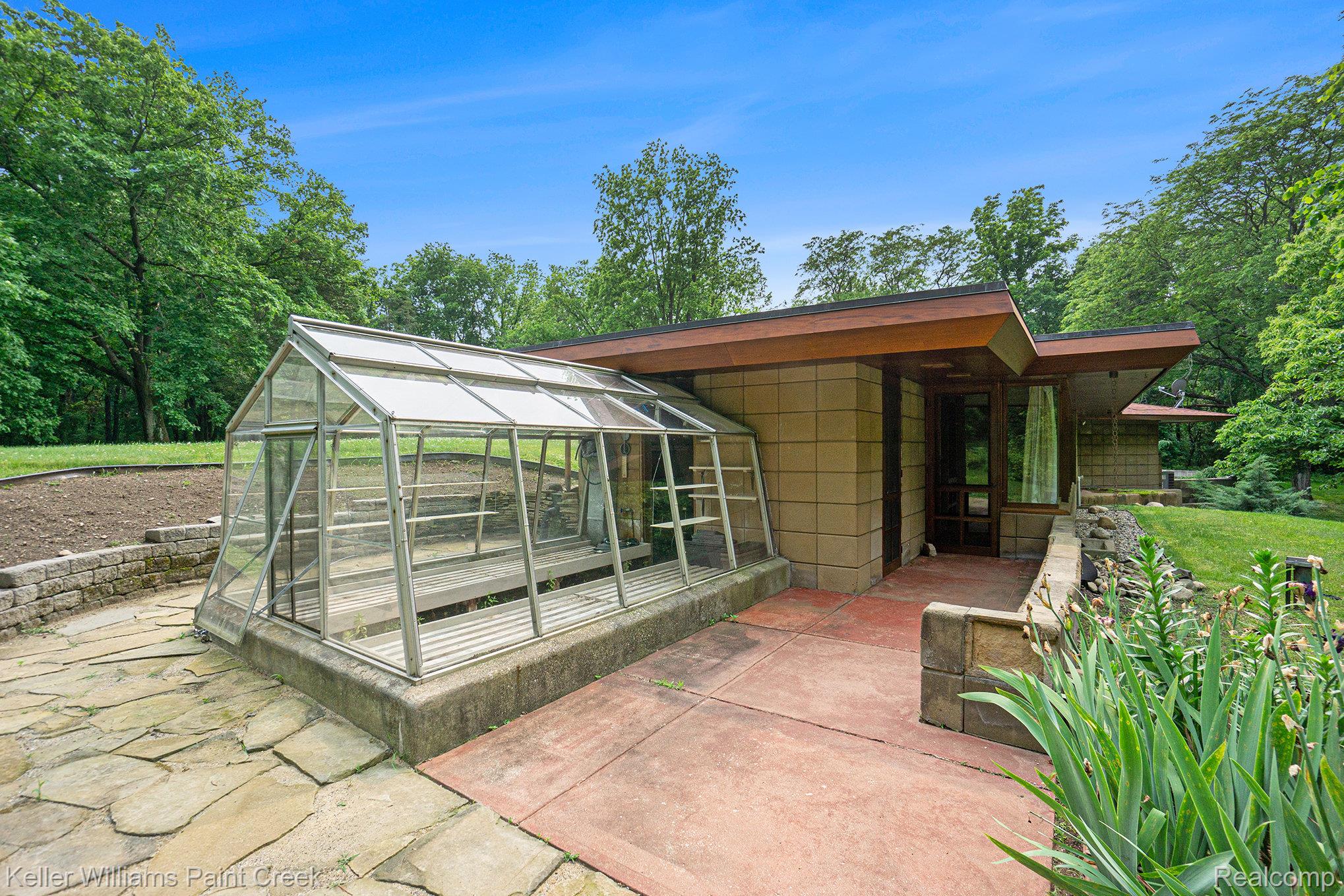 11185 HAWTHORNE Drive
