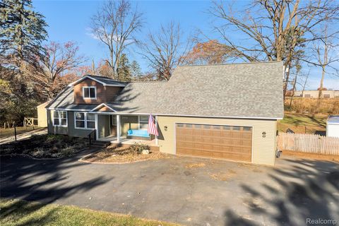 34682 Beacon Street Livonia City MI 48150