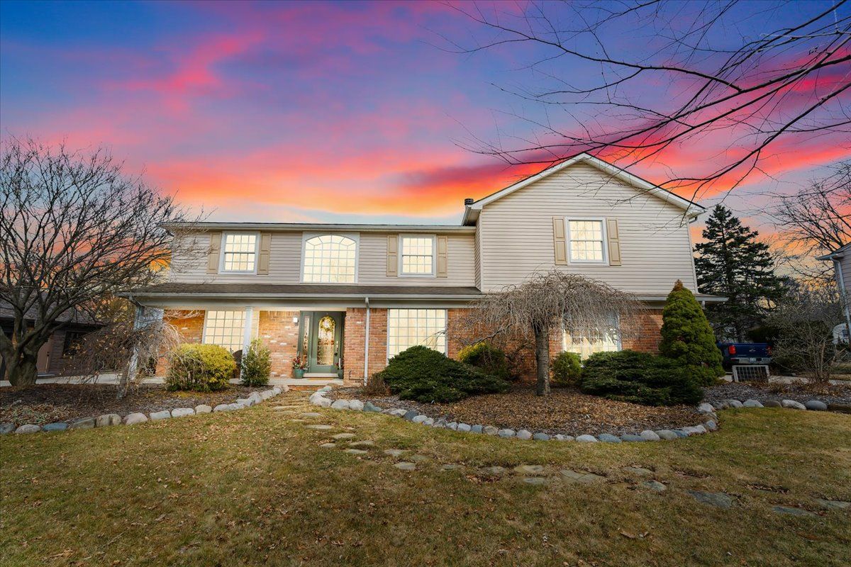 8842 THORNTREE Drive