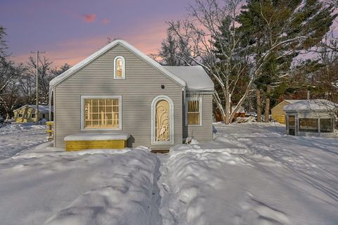 6946 S Lakeview Avenue Yates Township MI 49642