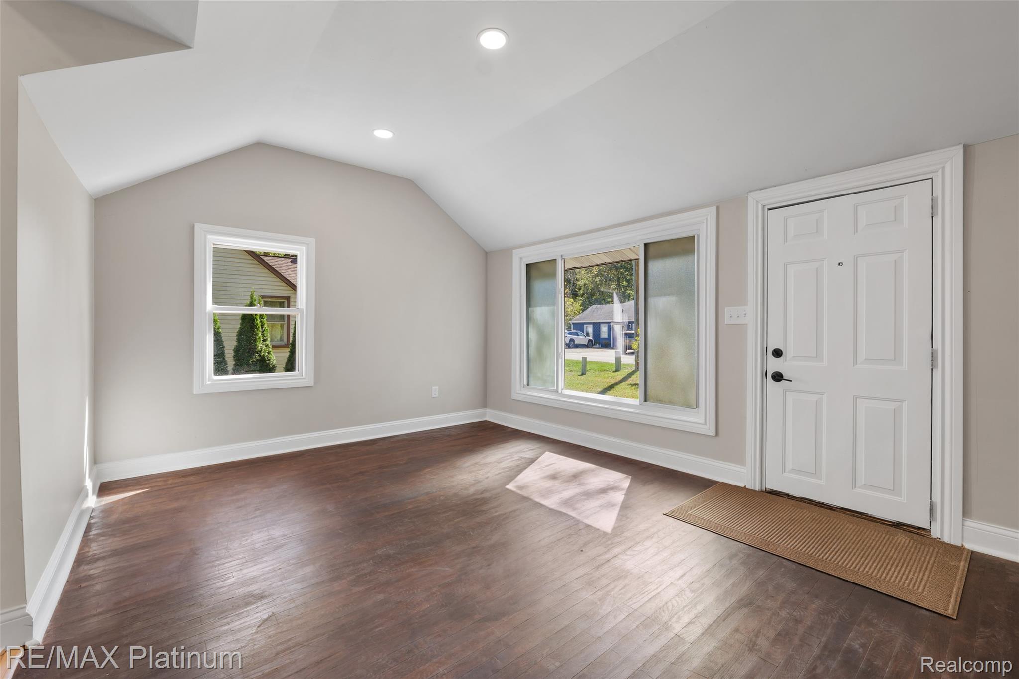 1605 S Hughes Road
