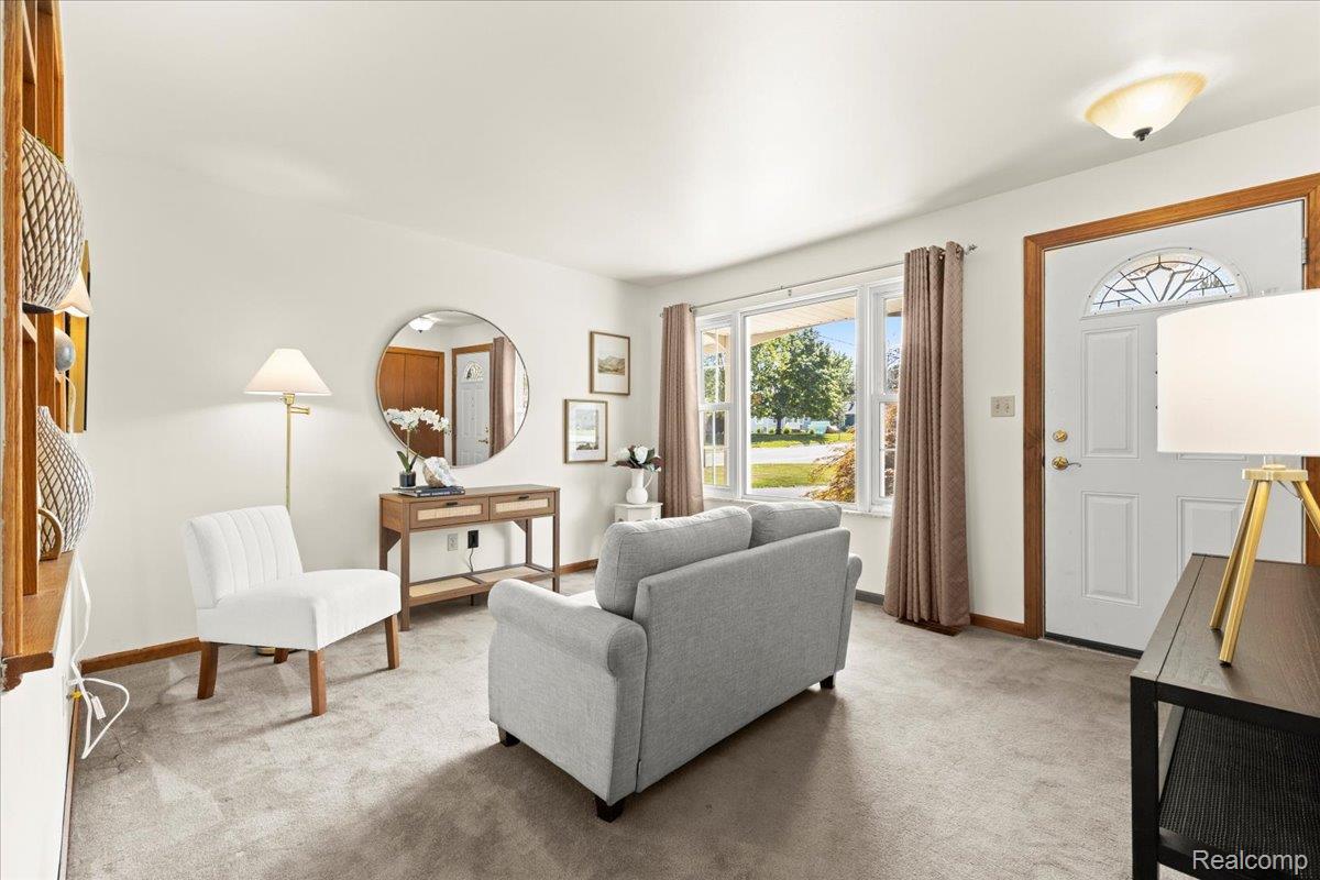 Waterford Charter Township, Michigan 48329, United States, 3 Bedrooms Bedrooms, ,1 BathroomBathrooms,Residential,Pending,204959