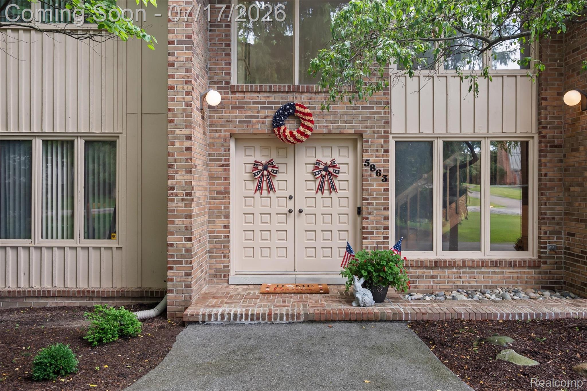 5863 Seville Circle