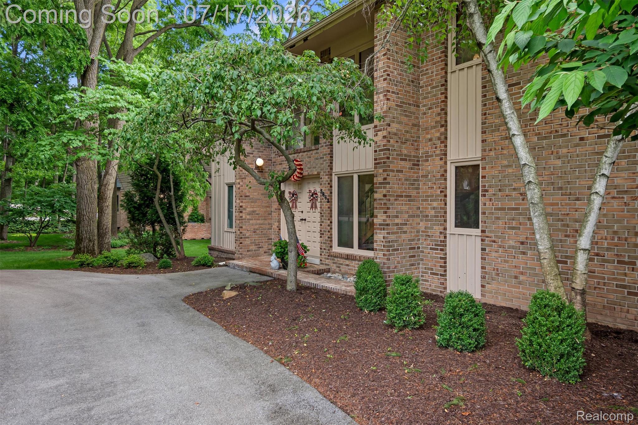 5863 Seville Circle