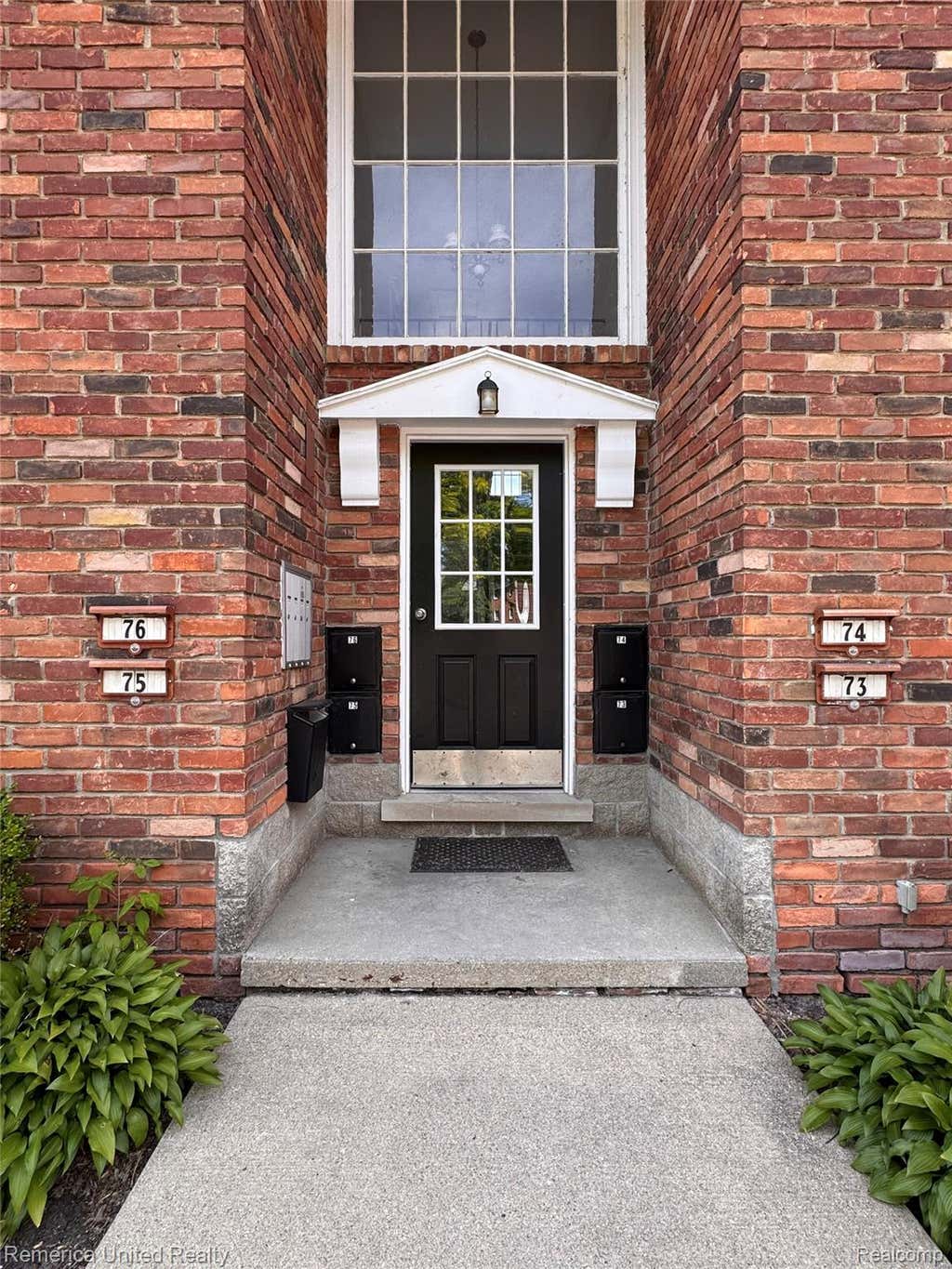 Photo of 31831 Grand River Avenue, Farmington City, MI 48336 (MLS # 20261041957)