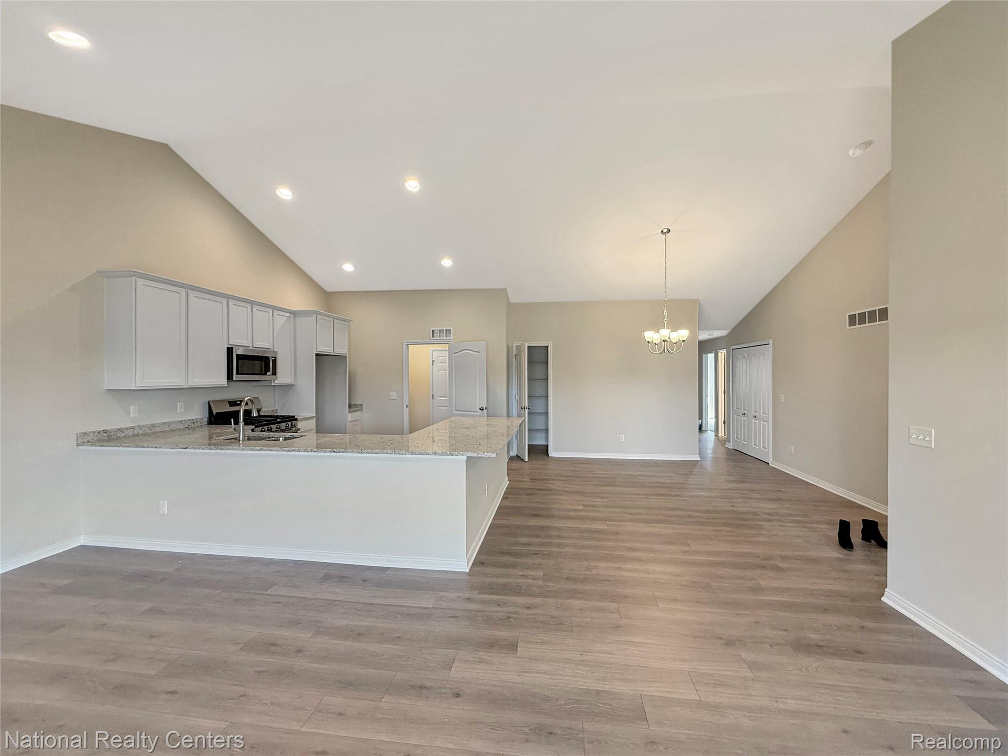 305 Devonshire Drive 8