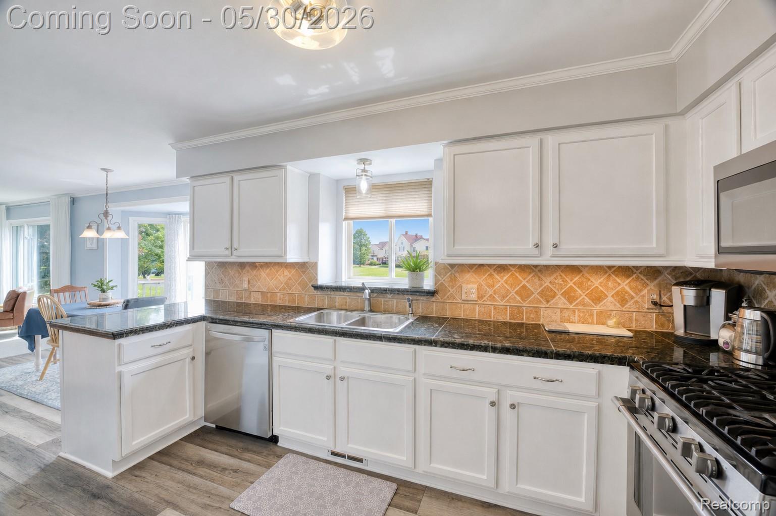 11290 Morningview