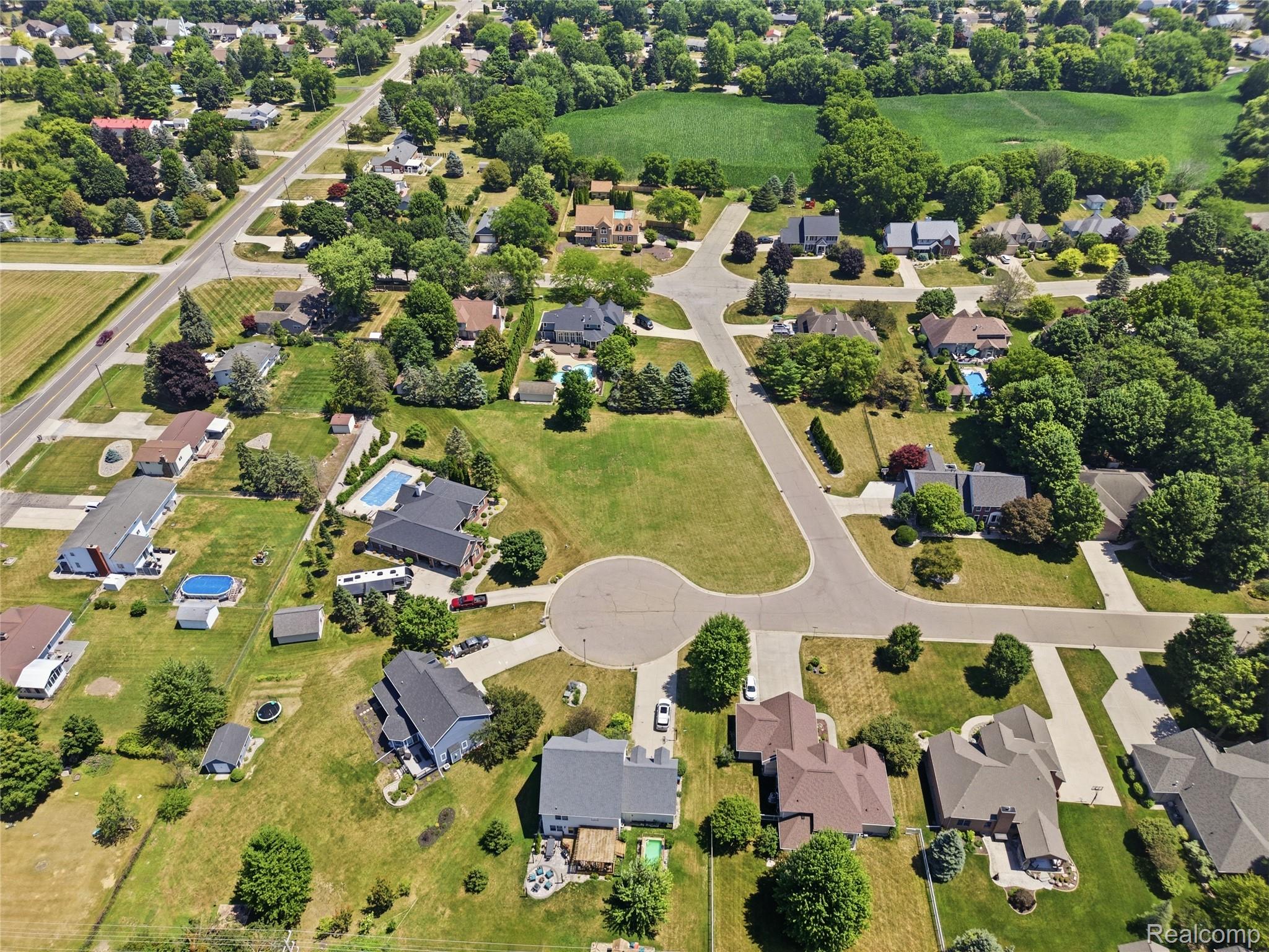 3488 Woodridge Drive