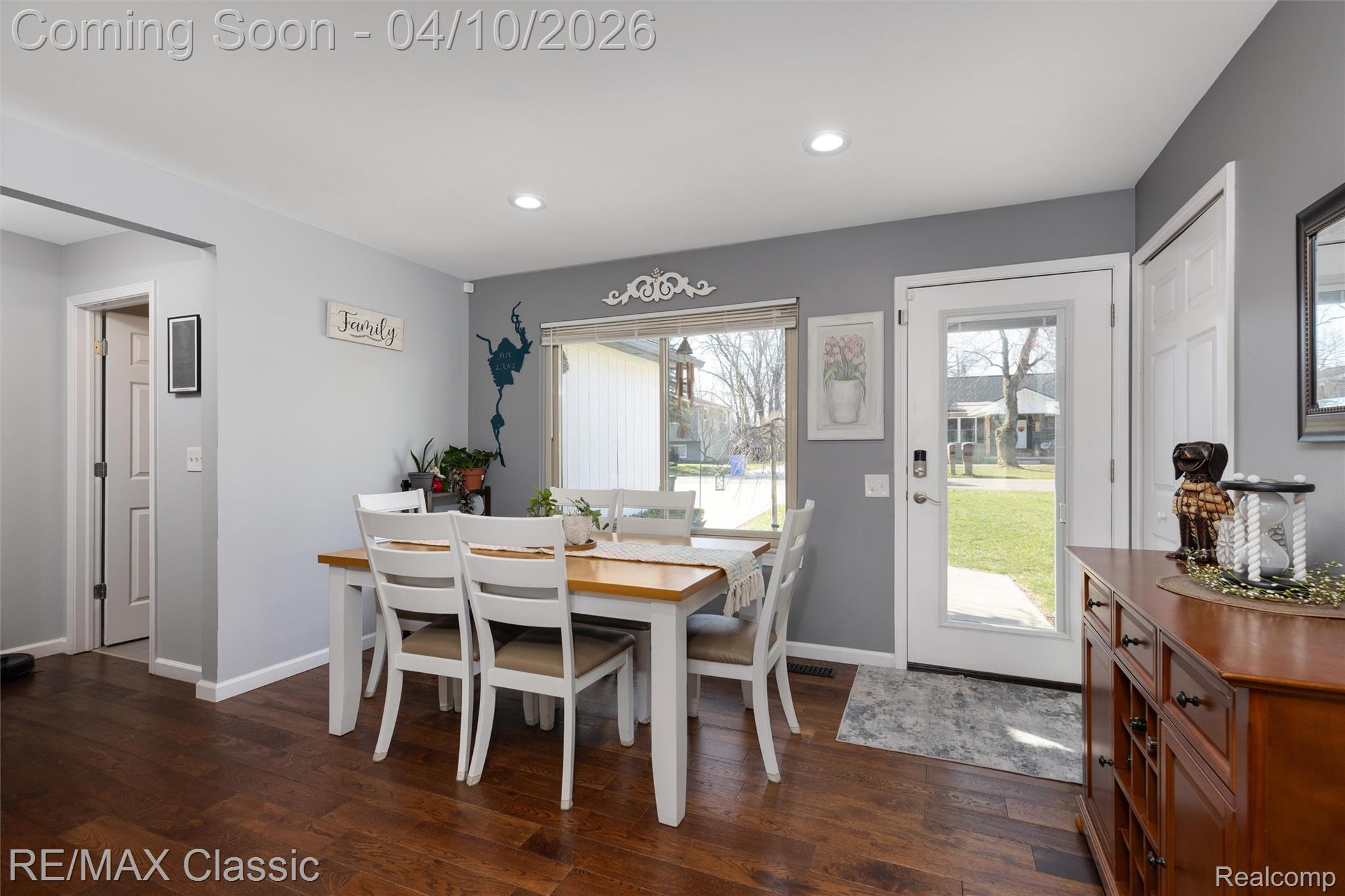 484 W Beechdale Street