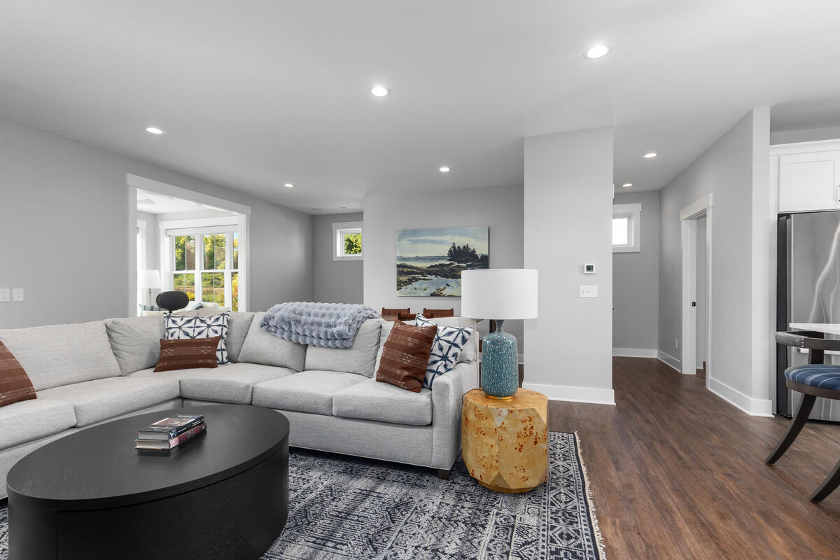 7033 Ada Depot Drive SE