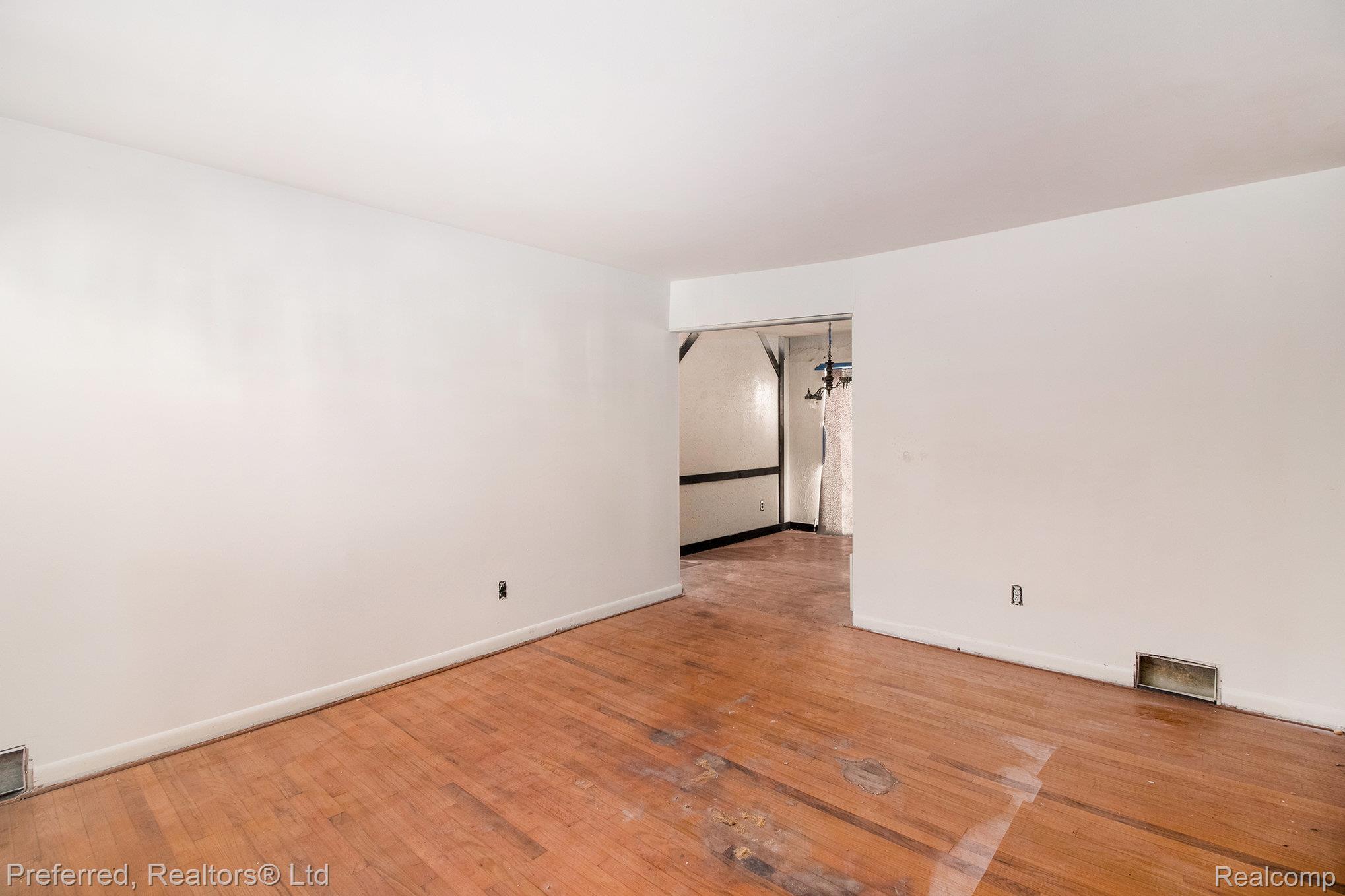 32151 Grandview Avenue