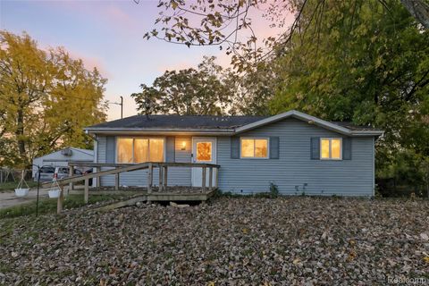 2540 Kansas Avenue Saginaw City MI 48601