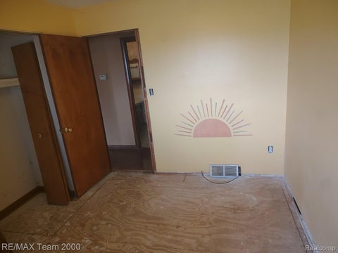 Tiny photo for 30501 W Jefferson Avenue, Gibraltar City, MI 48173 (MLS # 20261072831)