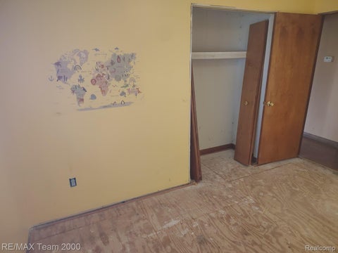 Tiny photo for 30501 W Jefferson Avenue, Gibraltar City, MI 48173 (MLS # 20261072831)