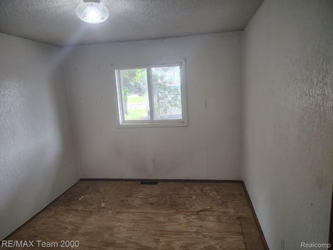 Tiny photo for 30501 W Jefferson Avenue, Gibraltar City, MI 48173 (MLS # 20261072831)