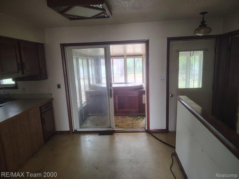 Tiny photo for 30501 W Jefferson Avenue, Gibraltar City, MI 48173 (MLS # 20261072831)