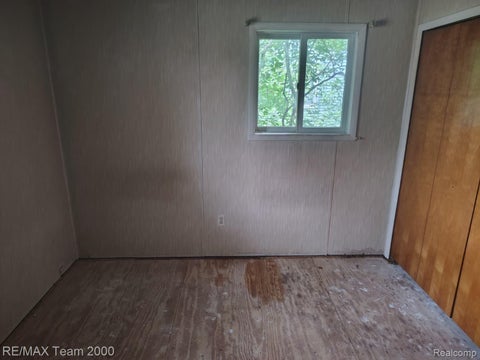 Tiny photo for 30501 W Jefferson Avenue, Gibraltar City, MI 48173 (MLS # 20261072831)
