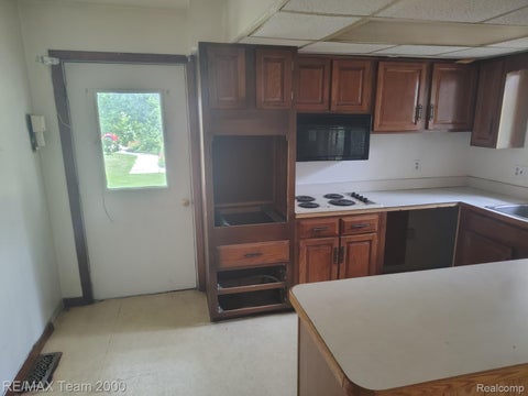 Tiny photo for 30501 W Jefferson Avenue, Gibraltar City, MI 48173 (MLS # 20261072831)