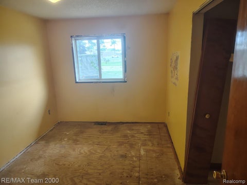 Tiny photo for 30501 W Jefferson Avenue, Gibraltar City, MI 48173 (MLS # 20261072831)