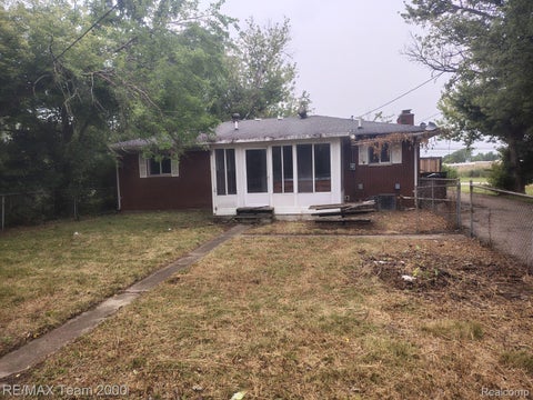 Tiny photo for 30501 W Jefferson Avenue, Gibraltar City, MI 48173 (MLS # 20261072831)