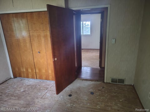 Tiny photo for 30501 W Jefferson Avenue, Gibraltar City, MI 48173 (MLS # 20261072831)