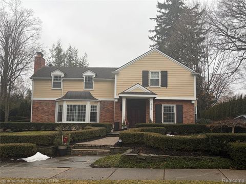 635 N Glengarry Road Bloomfield Hills City MI 48301