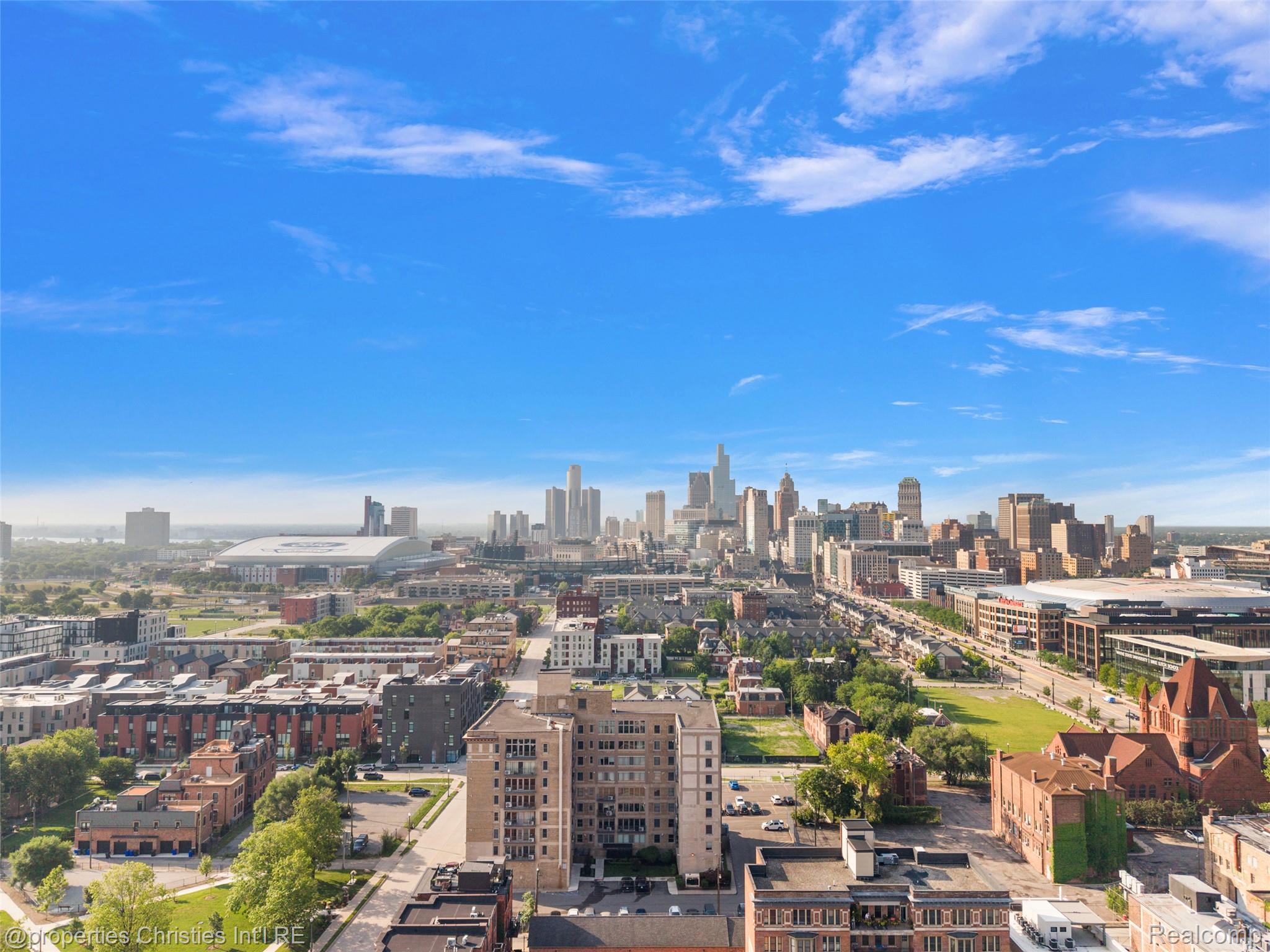 2915 John R Street 710