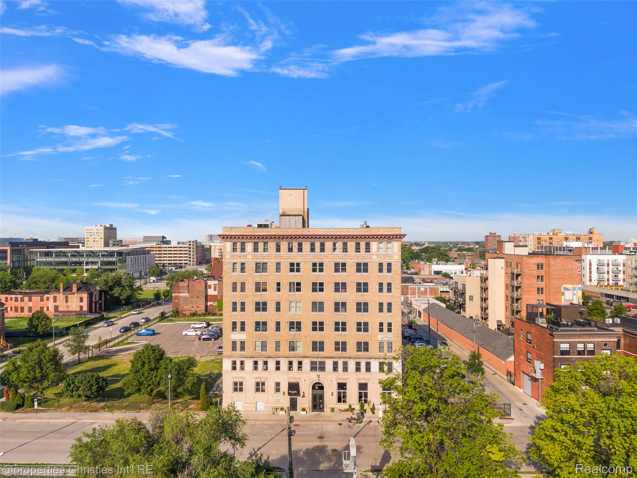 2915 John R Street 710