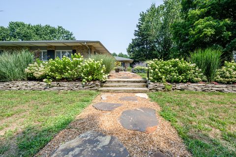 2585 Lake Bluff Terrace Shoreham Village MI 49085