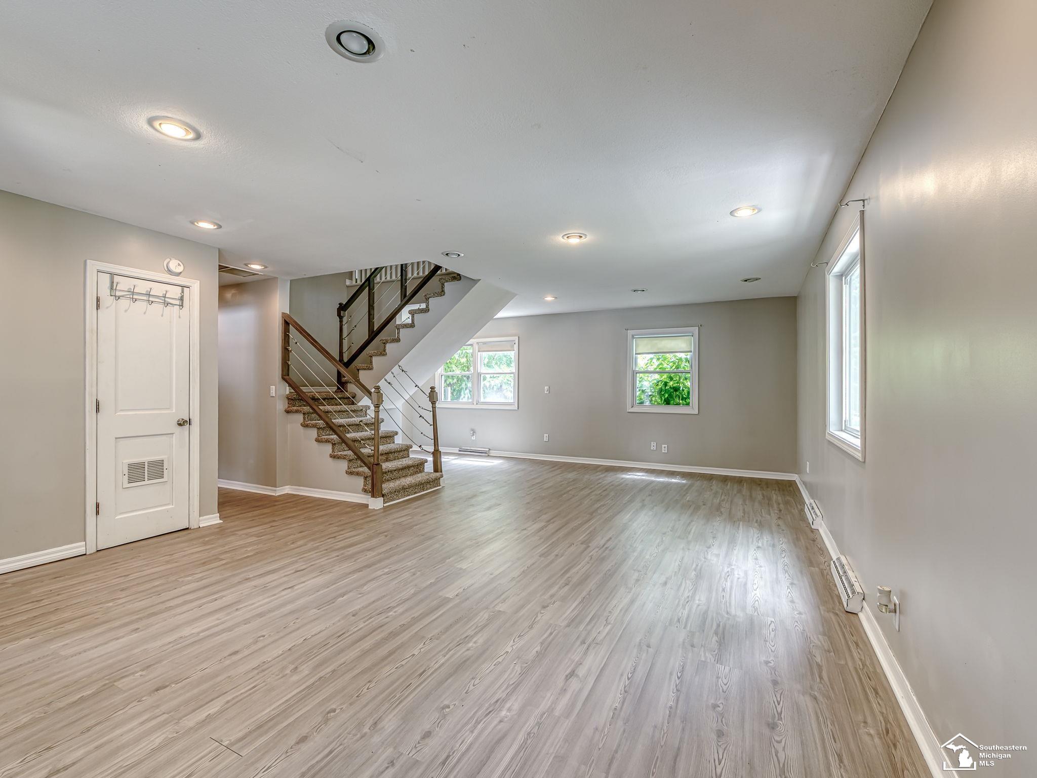 3881 E Stein Road
