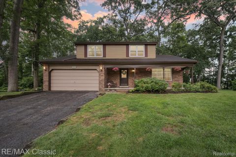 1561 Waters Edge Court Wixom City MI 48393