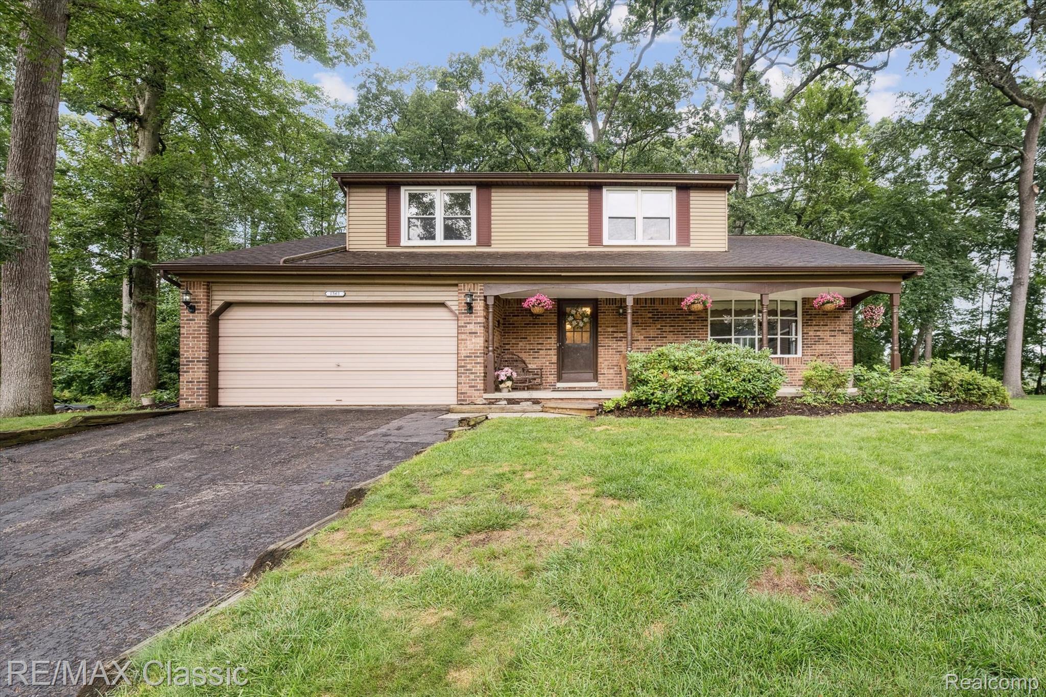1561 Waters Edge Court