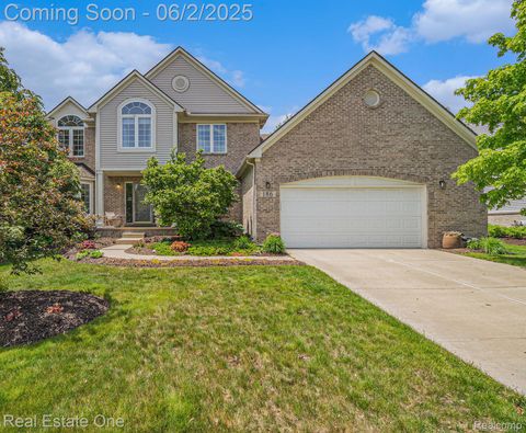 186 EASTON Drive South Lyon City MI 48178