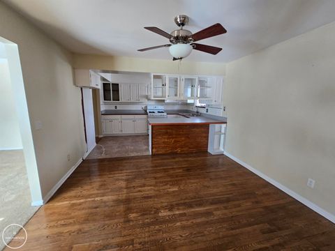 Tiny photo for 3239 N Shoreview Drive, Fort Gratiot Charter Township, MI 48059 (MLS # 58050201089)