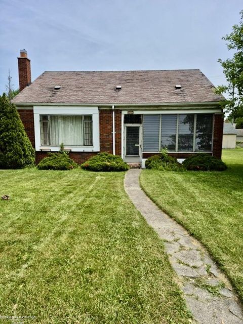 Photo of 29290 Utica Road, Roseville City, MI 48066 (MLS # 58050209529)