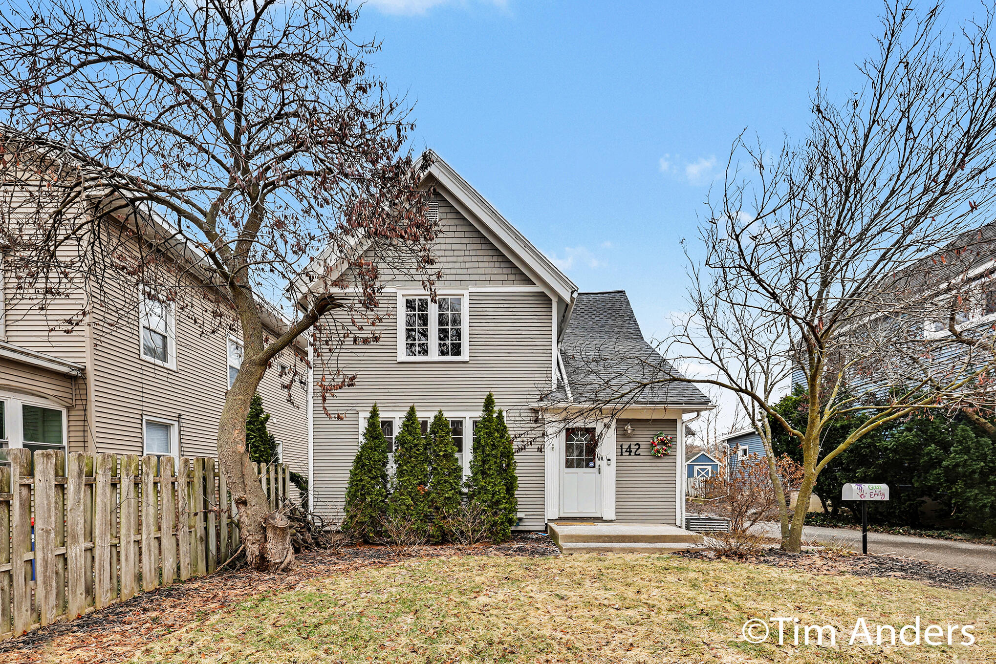 142 Carlton Avenue SE