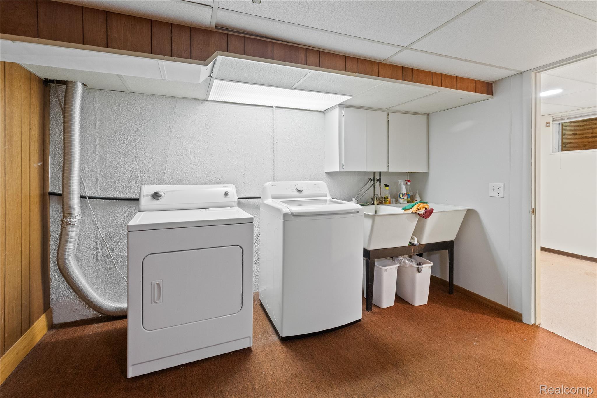 Detroit City, Michigan 48207, United States, 2 Bedrooms Bedrooms, ,2 BathroomsBathrooms,Residential,Active,201763