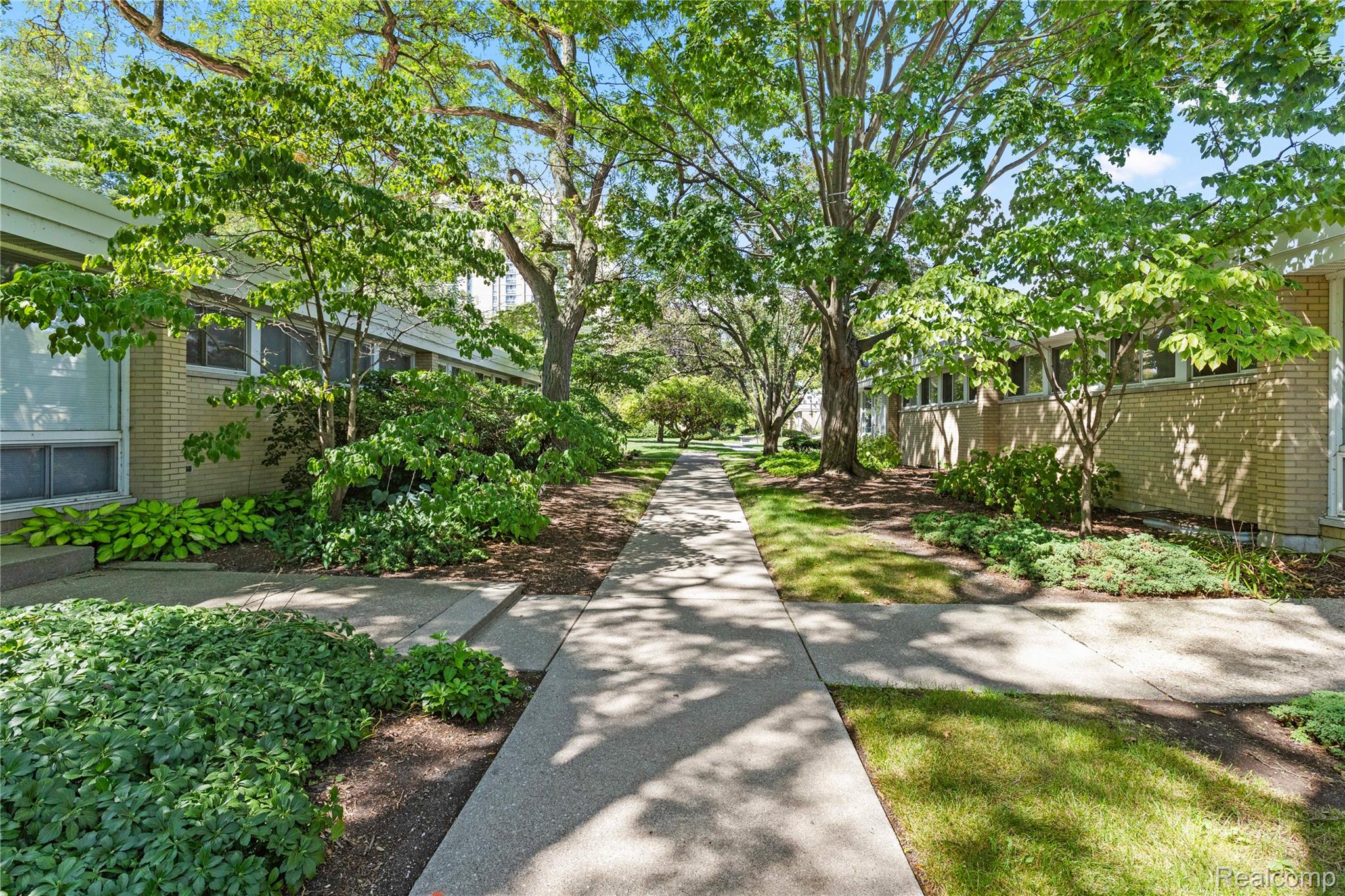 Detroit City, Michigan 48207, United States, 2 Bedrooms Bedrooms, ,2 BathroomsBathrooms,Residential,Active,201763