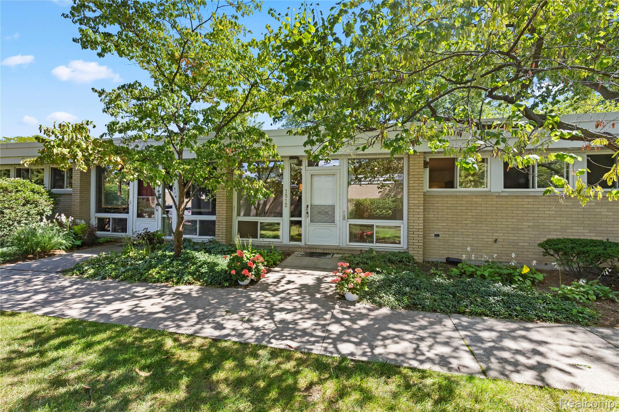 Detroit City, Michigan 48207, United States, 2 Bedrooms Bedrooms, ,2 BathroomsBathrooms,Residential,Active,201763 Detroit City, Michigan 48207, United States, 2 Bedrooms Bedrooms, ,2 BathroomsBathrooms,Residential,Active,201763